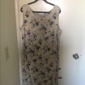 Maxi sleeveless dress